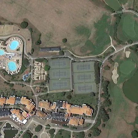 Next To Golf-club House Apartamento *